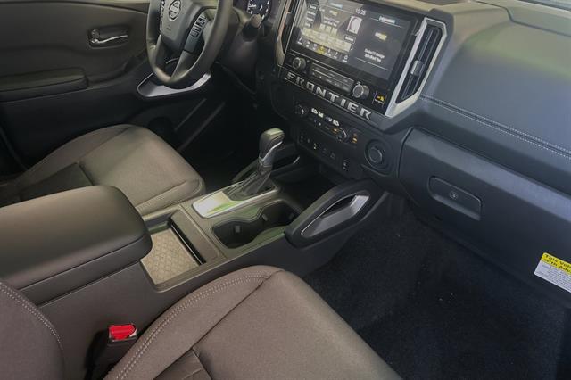 2025 Nissan Frontier Crew Cab SV 4x2