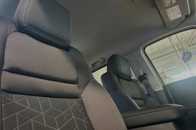 2025 Nissan Frontier Crew Cab SV 4x2