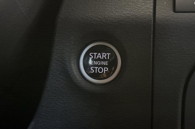 2025 Nissan Frontier Crew Cab SV 4x2