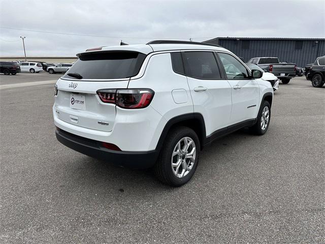 2025 Jeep Compass COMPASS LATITUDE 4X4