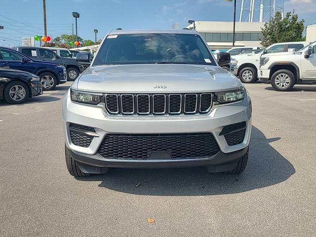 2024 Jeep Grand Cherokee GRAND CHEROKEE LAREDO X 4X2