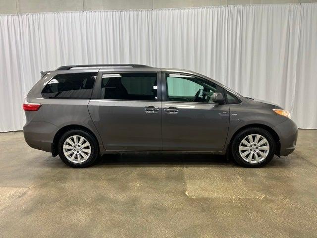 2017 Toyota Sienna XLE 7 Passenger