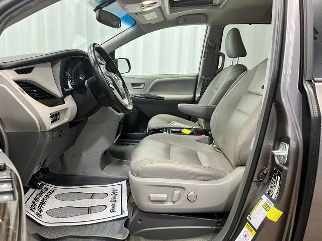 2017 Toyota Sienna XLE 7 Passenger