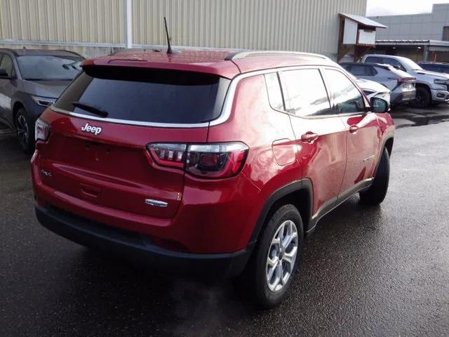 2025 Jeep Compass COMPASS LATITUDE 4X4