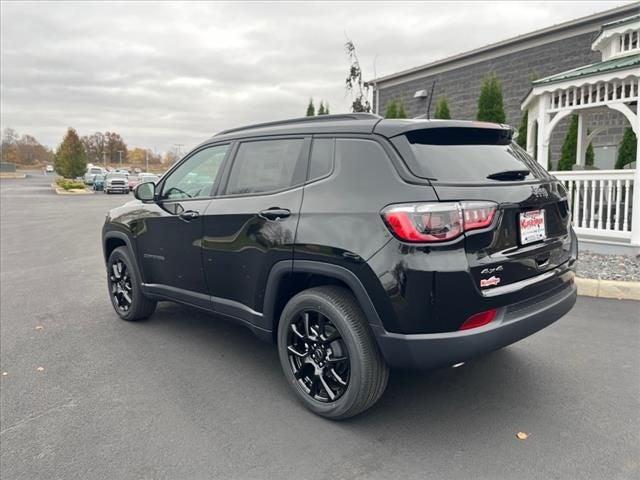 2025 Jeep Compass COMPASS LATITUDE 4X4