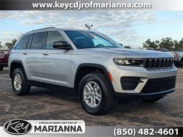 2025 Jeep Grand Cherokee GRAND CHEROKEE LAREDO 4X2