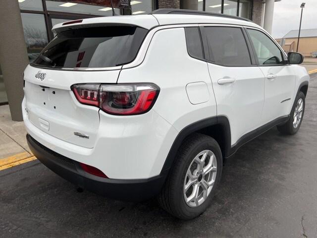 2025 Jeep Compass COMPASS LATITUDE 4X4