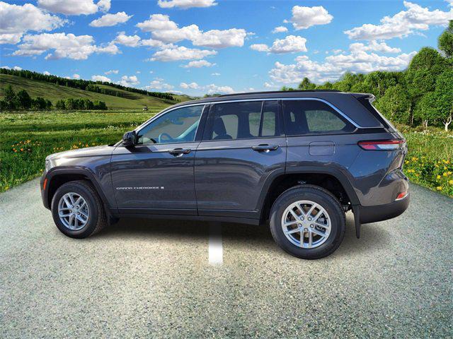2025 Jeep Grand Cherokee GRAND CHEROKEE LAREDO X 4X4