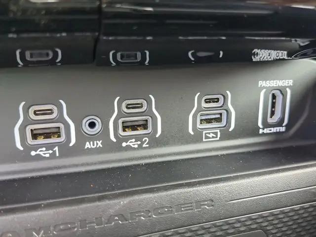 2025 Ram 1500 Laramie Crew Cab 4x4 57 Box