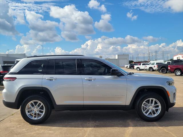 2024 Jeep Grand Cherokee GRAND CHEROKEE LAREDO X 4X4