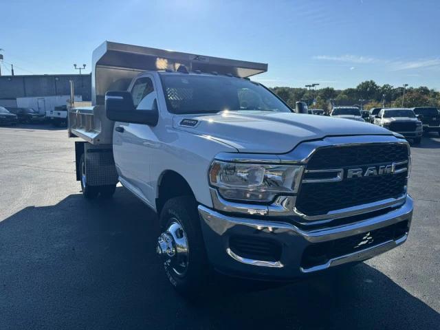 2024 RAM Ram 3500 Chassis Cab RAM 3500 TRADESMAN CHASSIS REGULAR CAB 4X4 60 CA