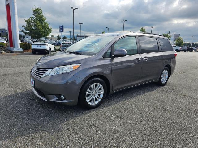 2016 Toyota Sienna XLE 8 Passenger