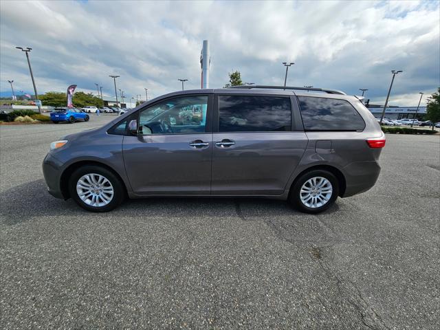 2016 Toyota Sienna XLE 8 Passenger