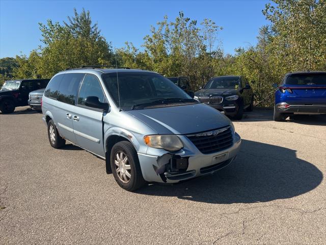 2005 Chrysler Town & Country