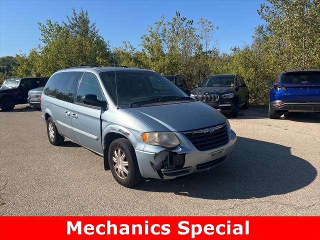 2005 Chrysler Town & Country