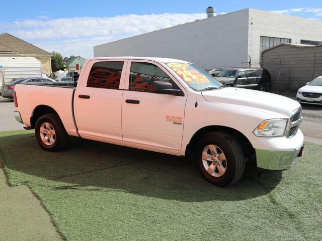 2022 Ram 1500 Classic SLT Crew Cab 4x2 57 Box