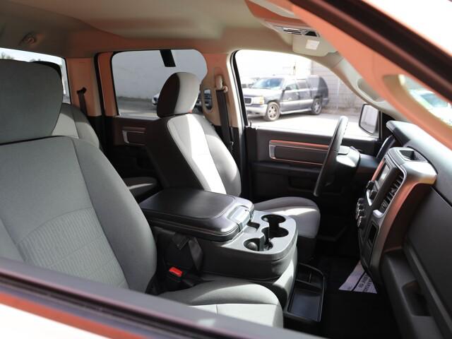 2022 Ram 1500 Classic SLT Crew Cab 4x2 57 Box