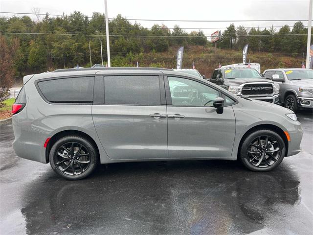 2025 Chrysler Pacifica PACIFICA LIMITED AWD