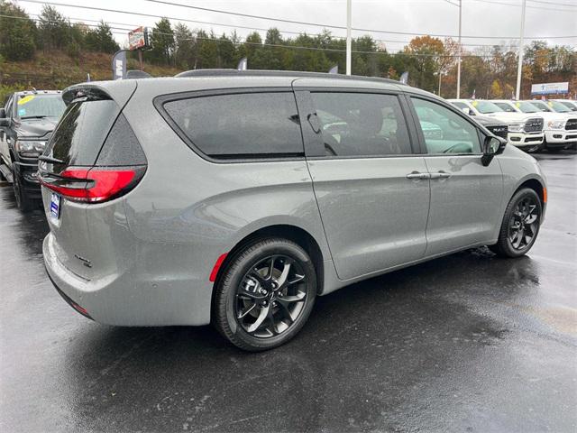 2025 Chrysler Pacifica PACIFICA LIMITED AWD