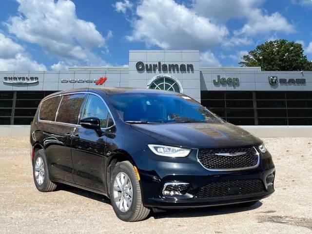 2025 Chrysler Pacifica PACIFICA SELECT AWD