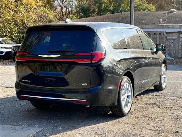 2025 Chrysler Pacifica PACIFICA SELECT AWD