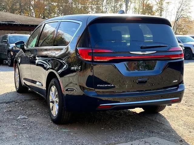 2025 Chrysler Pacifica PACIFICA SELECT AWD