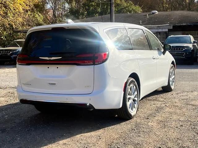 2025 Chrysler Pacifica PACIFICA SELECT AWD