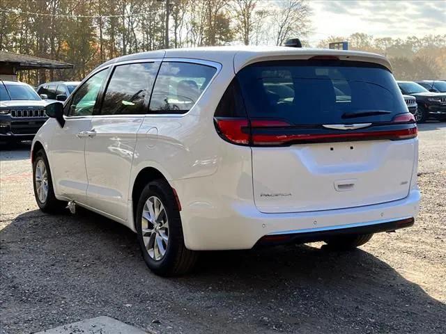 2025 Chrysler Pacifica PACIFICA SELECT AWD