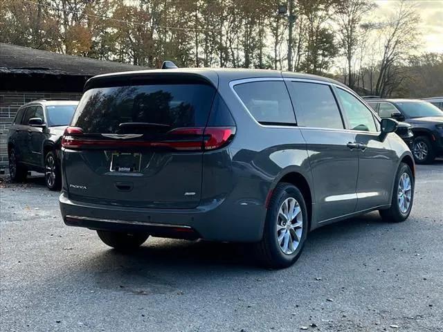 2025 Chrysler Pacifica PACIFICA SELECT AWD