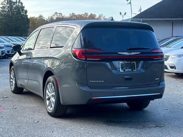 2025 Chrysler Pacifica PACIFICA SELECT AWD