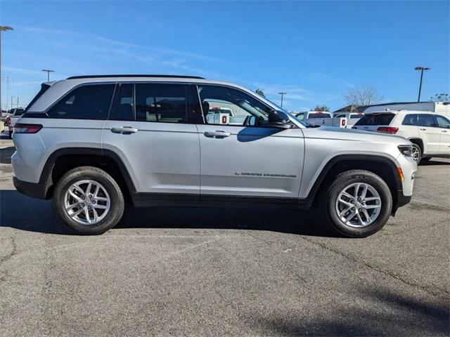 2025 Jeep Grand Cherokee GRAND CHEROKEE LAREDO X 4X2