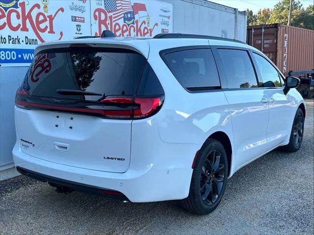 2025 Chrysler Pacifica PACIFICA LIMITED