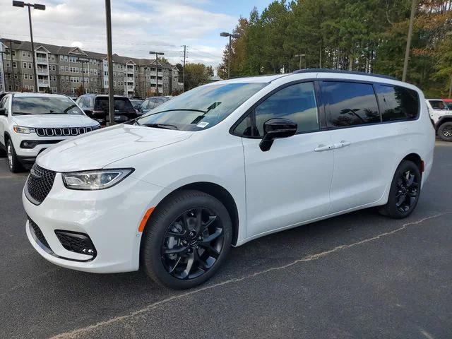 2025 Chrysler Pacifica PACIFICA LIMITED AWD