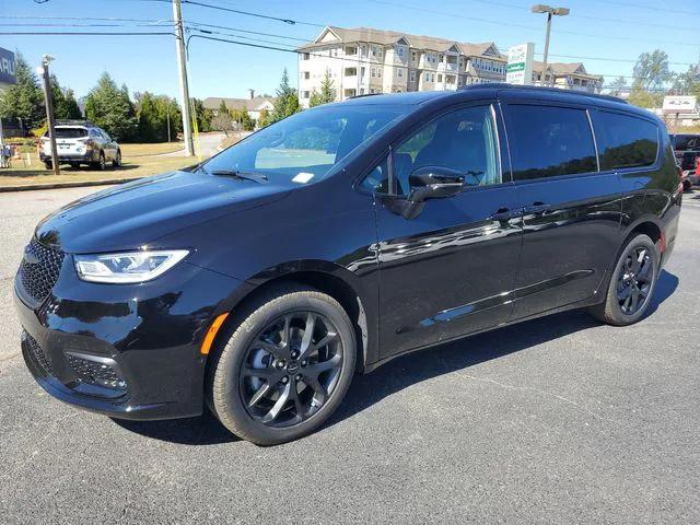 2025 Chrysler Pacifica PACIFICA LIMITED AWD