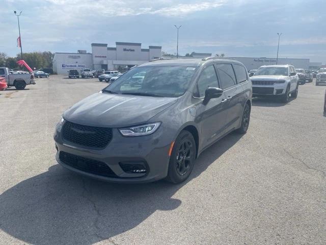 2025 Chrysler Pacifica Hybrid PACIFICA PLUG-IN HYBRID S APPEARANCE