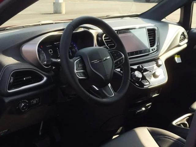 2025 Chrysler Pacifica PACIFICA SELECT