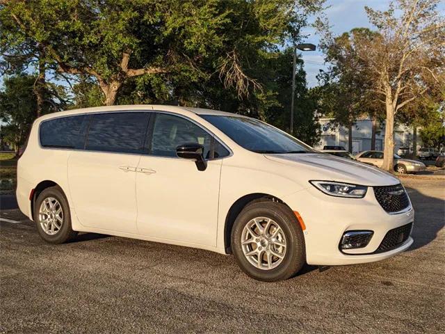 2025 Chrysler Pacifica PACIFICA SELECT