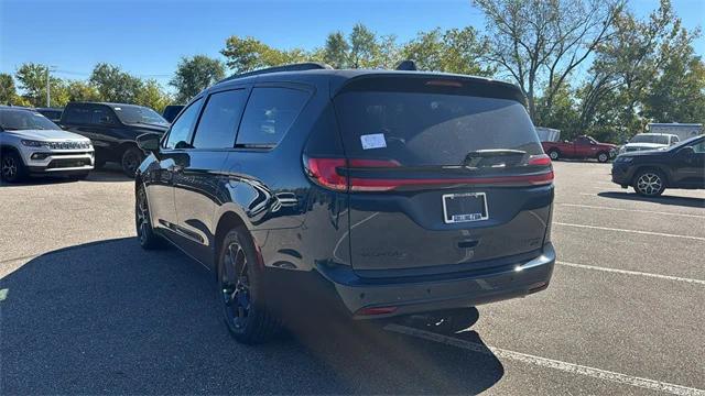 2025 Chrysler Pacifica PACIFICA LIMITED AWD