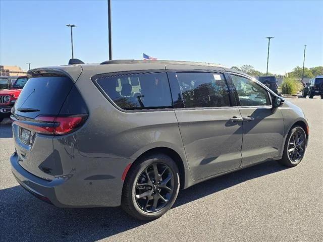 2025 Chrysler Pacifica PACIFICA LIMITED