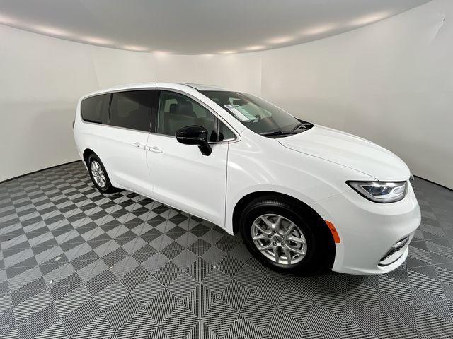 2025 Chrysler Pacifica PACIFICA SELECT