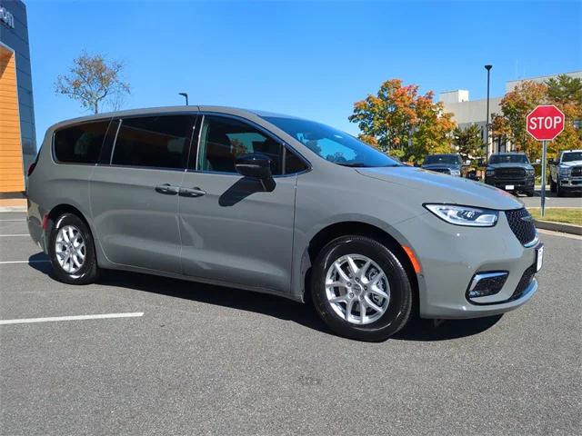 2025 Chrysler Pacifica PACIFICA SELECT