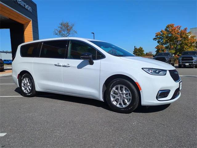 2025 Chrysler Pacifica PACIFICA SELECT