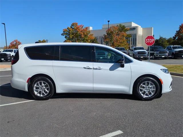 2025 Chrysler Pacifica PACIFICA SELECT