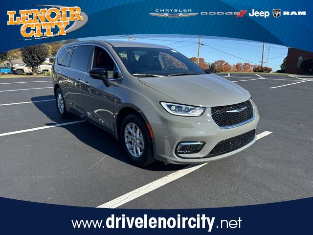 2025 Chrysler Pacifica PACIFICA SELECT