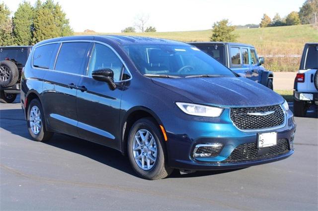 2025 Chrysler Pacifica PACIFICA SELECT