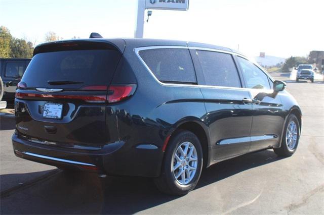 2025 Chrysler Pacifica PACIFICA SELECT