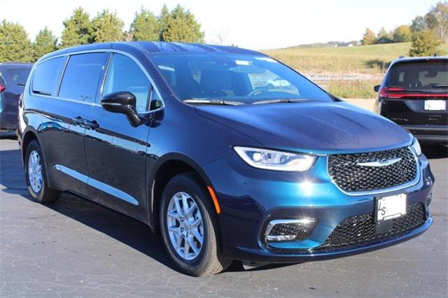 2025 Chrysler Pacifica PACIFICA SELECT