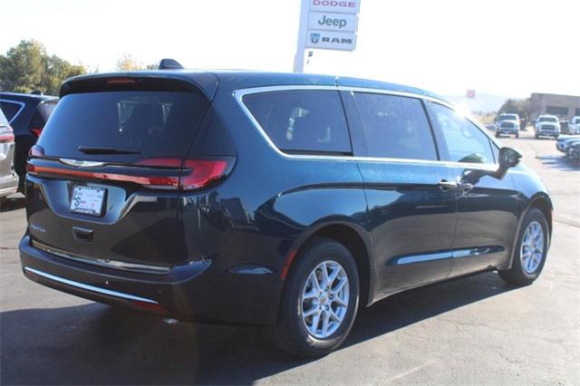 2025 Chrysler Pacifica PACIFICA SELECT