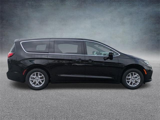 2025 Chrysler Pacifica PACIFICA SELECT