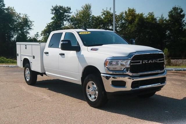 2024 RAM Ram 3500 RAM 3500 TRADESMAN CREW CAB 4X4 8 BOX